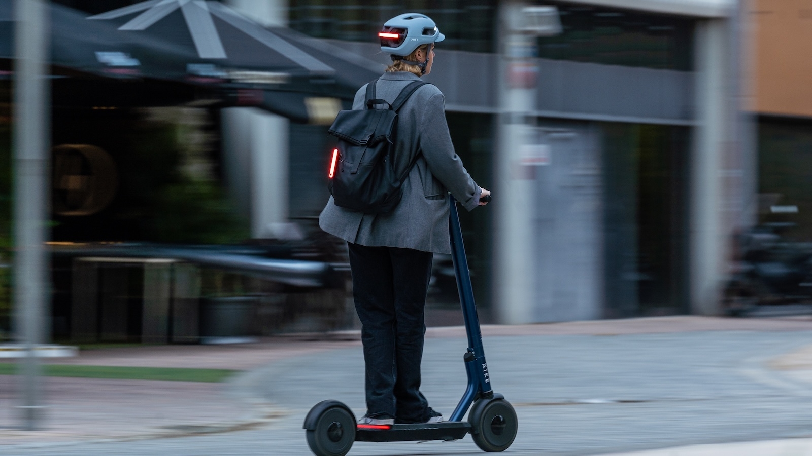 Unit1 Smart Light Pro Dual: A Compact Smart Light for Urban Cycling