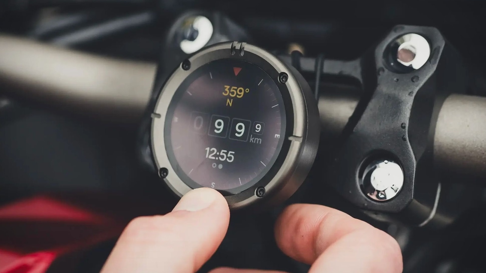 Beeline Moto II GPS for Motorcycles — Compact, Minimal, and Built for Long Rides