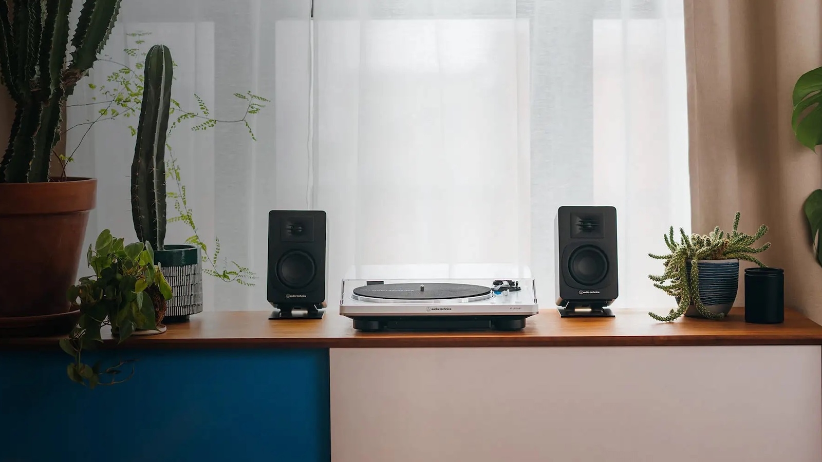 Audio-Technica AT-SP3X Review – Compact Active Bookshelf Speakers for a Clean Desk Setup