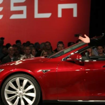 Xe Tesla an toàn gấp 10 lần ôtô thông thường?