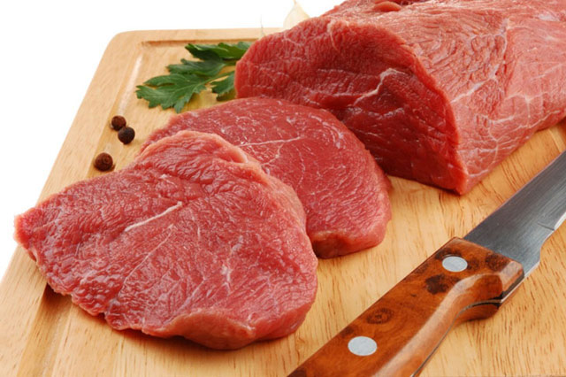 Bác sĩ khuyến cáo ăn thịt bò tái có thể khiến người ăn mắc bệnh nguy hiểm, biến chứng gây tử vong.