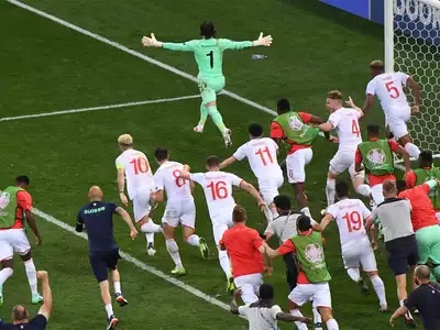 Địa chấn Euro 2021 thổi bay đương kim vô địch thế giới