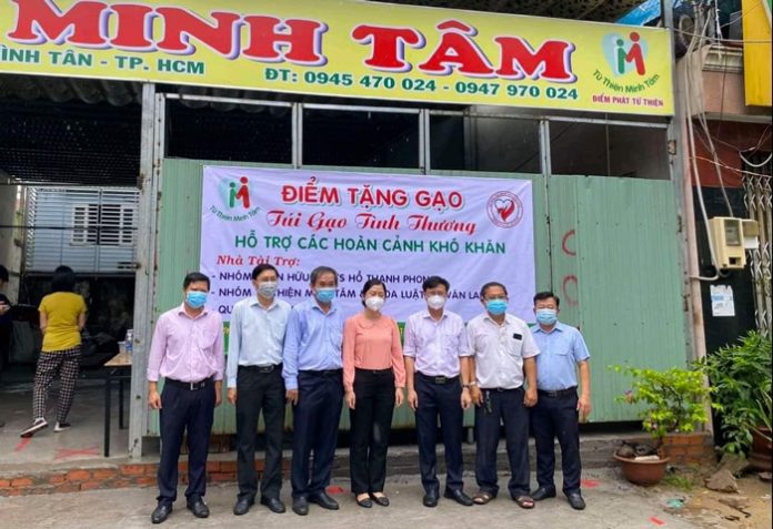 Cây ATM gạo từ thiện nghĩa tình giữa lòng Sài Gòn