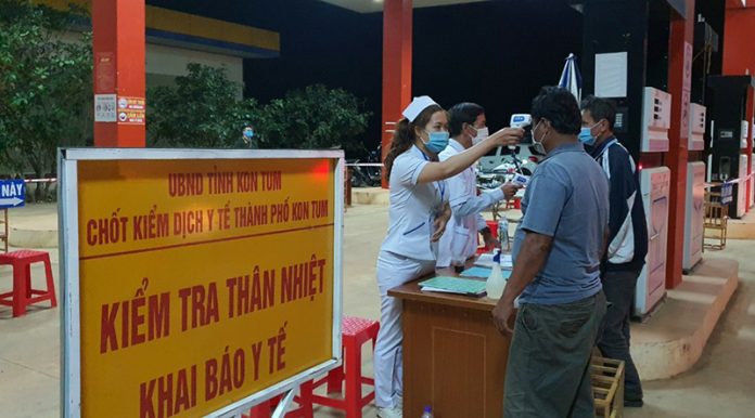 Kon Tum tổ chức vận chuyển người hết thời gian cách ly y tế về nơi cư trú