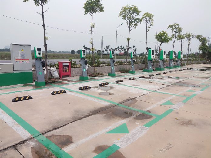 Vinfast lắp đặt được hơn 8100 cổng sạc ô tô, xe máy điện ở 60 tỉnh thành