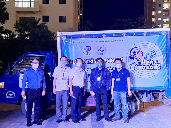 'Khúc ca đồng lòng': Cổ vũ cho tuyến đầu chống dịch và bệnh nhân COVID-19