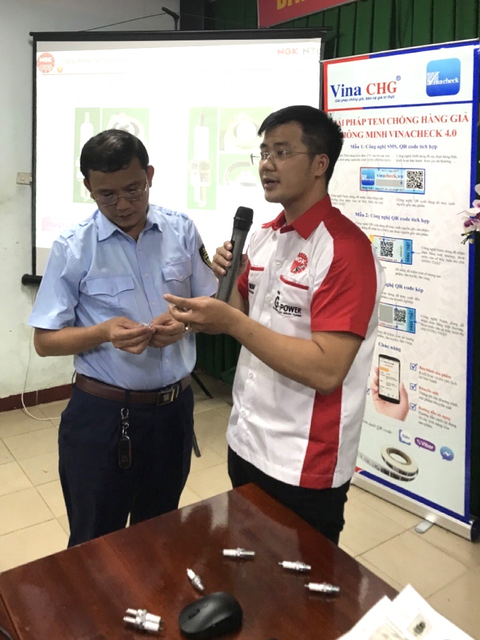 phân biệt hàng thật giả sản phẩm bugi NGK