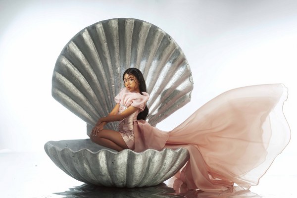 Mẫu nhí Alice Nguyễn trong BTS lấy cảm hứng từ đại dương của NTK Nguyễn Minh Tuấn