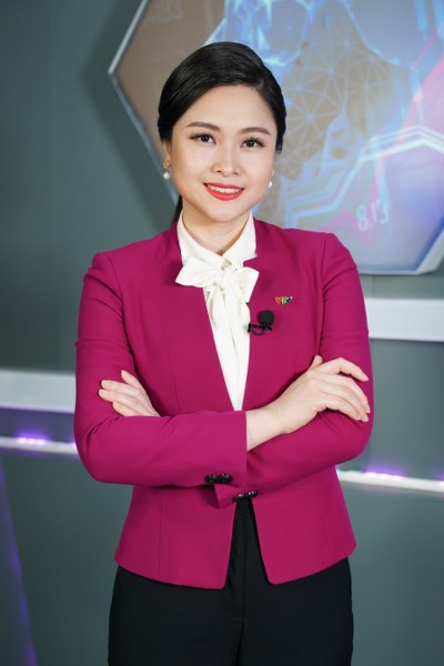 btv bùi khánh ly, phố tài chính, gu thời trang, thời trang tím xanh, mtv, men tv