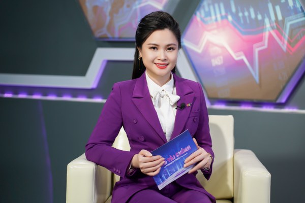 btv bùi khánh ly, phố tài chính, gu thời trang, thời trang tím xanh, mtv, men tv