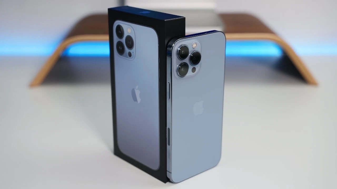 iPhone 13