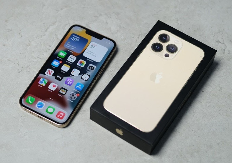 iPhone 13