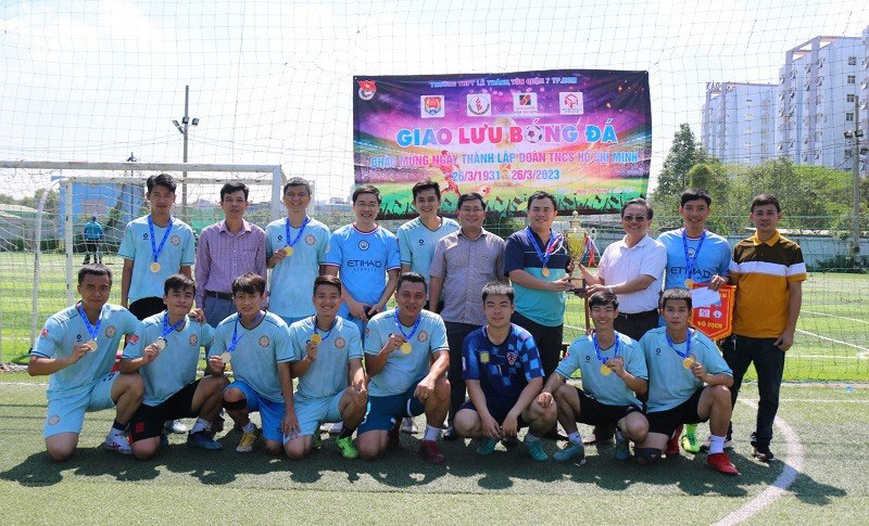 giải bóng đá ngày thành lập đoàn, Trường THPT Lê Thánh Tôn