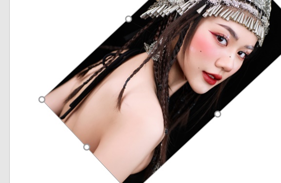 Ấn tượng bộ ảnh Cô gái H'Mông sắc sảo, hút hồn