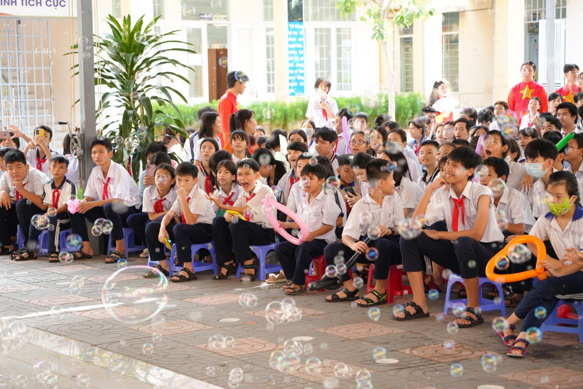 Các em học sinh tại trường nuôi dạy trẻ khuyết tật tỉnh Bà Rịa – Vũng Tàu đã có một ngày lễ Quốc tế thiếu nhi vui tươi và ý nghĩa.