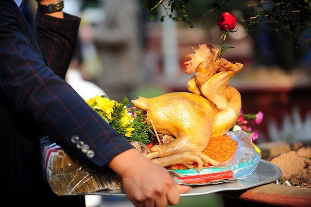Gà cúng, Cách đặt gà cúng, Hướng đặt gà cúng, Gà cúng Giao thừa, Gà cúng trên ban thờ, Bí quyết chọn gà cúng, Cách làm gà cúng đẹp, Mâm cỗ cúng gia tiên, Lễ cúng gia tiên, Ý nghĩa gà cúng
