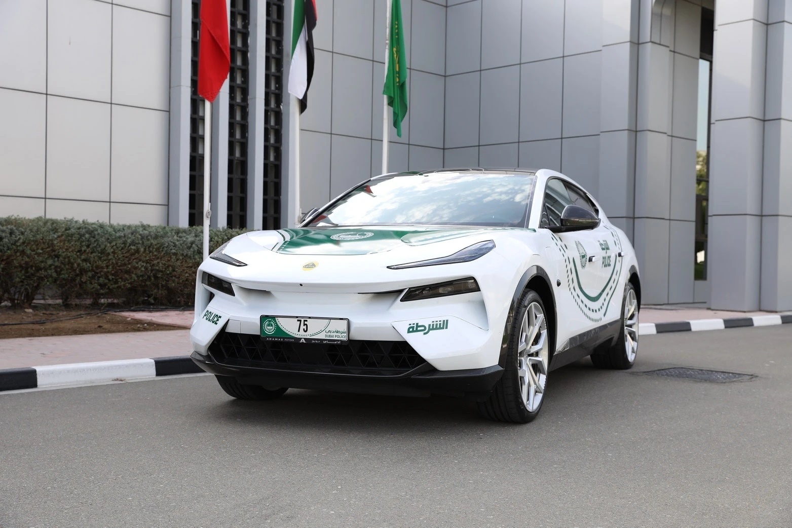 Siêu xe cảnh sát Dubai, Xe thể thao hybrid, Phương tiện giao thông xanh, Siêu xe điện cho cảnh sát