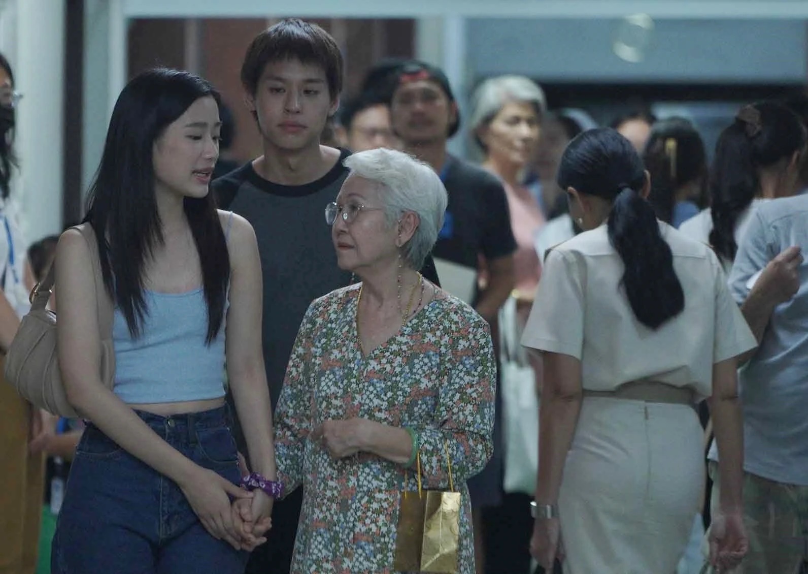 Tu Tontawan, Gia tài của ngoại