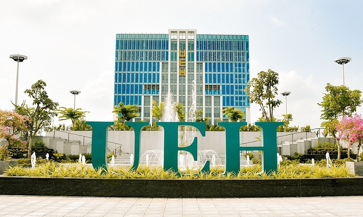 Điểm chuẩn học bạ ĐH Kinh tế TP.HCM, Điểm chuẩn học bạ ĐH Kinh tế TP.HCM 2024, Xét tuyển học bạ ĐH Kinh tế TP.HCM