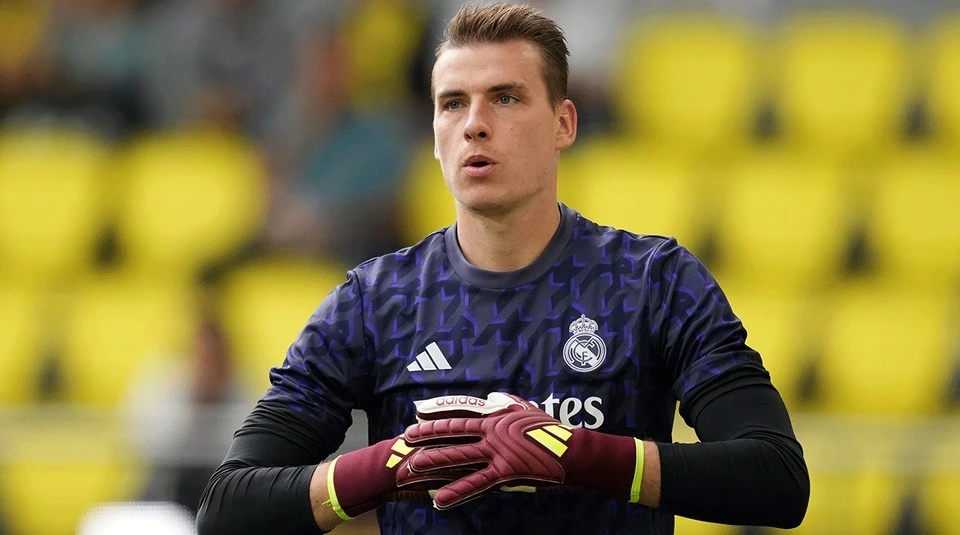 Real bán Lunin, Giá Luni, tin chuyển nhượng