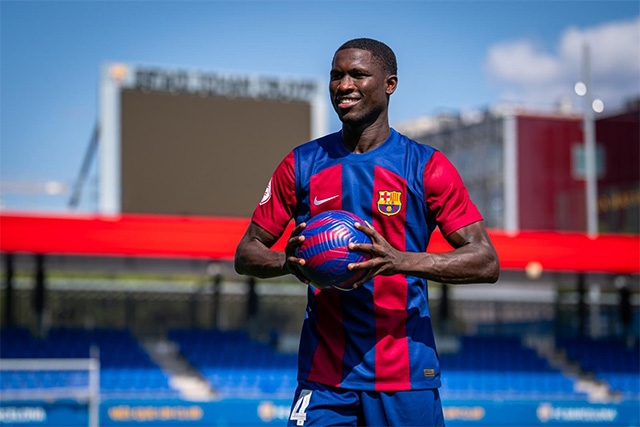 Barca mua Mamadou Mbacke, Mamadou Mbacke gia nhập Barca