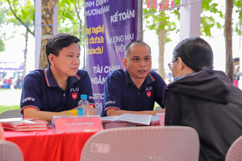 điểm chuẩn đại học văn lang 2024