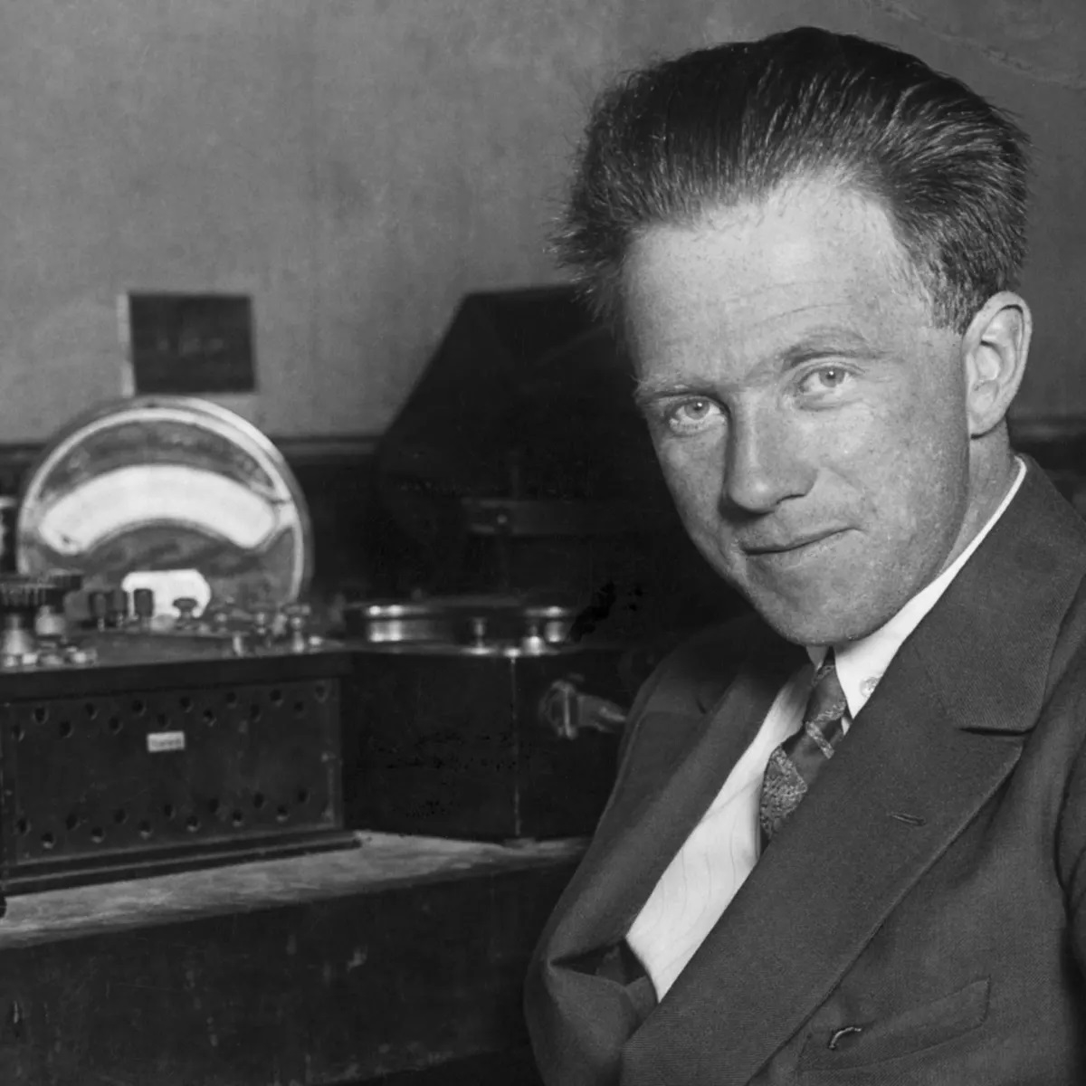 Einstein, Heisenberg, vật lý, thuyết tương đối, cơ học lượng tử