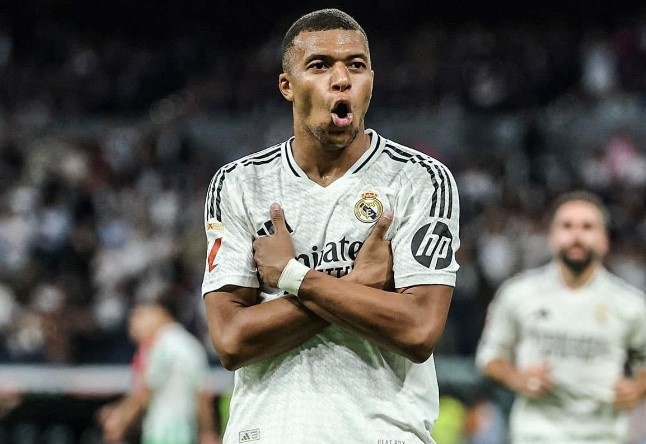 Mbappé, PSG, Thắng kiện