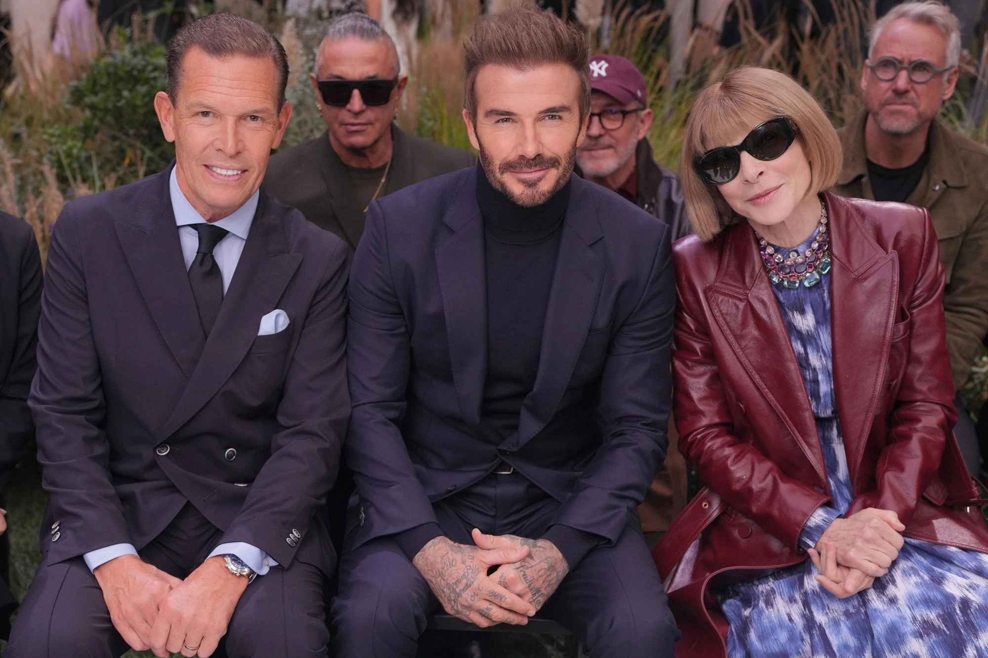 David Beckham cùng Anna Wintour và Daniel Grieder tại show diễn của Boss