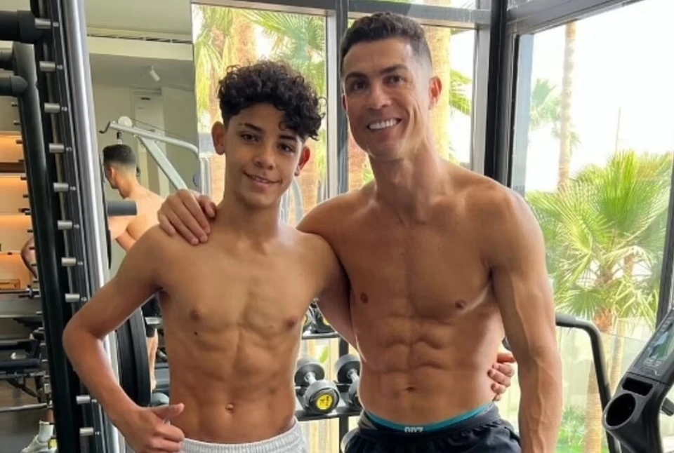 Co trai Ronaldo, Ronaldo bắt con tập gym
