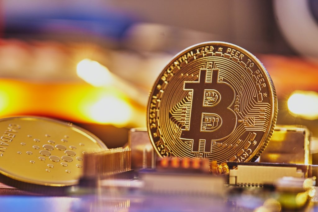 Bitcoin vượt mốc 97.000 USD, Bitcoin gần 100.000 USD