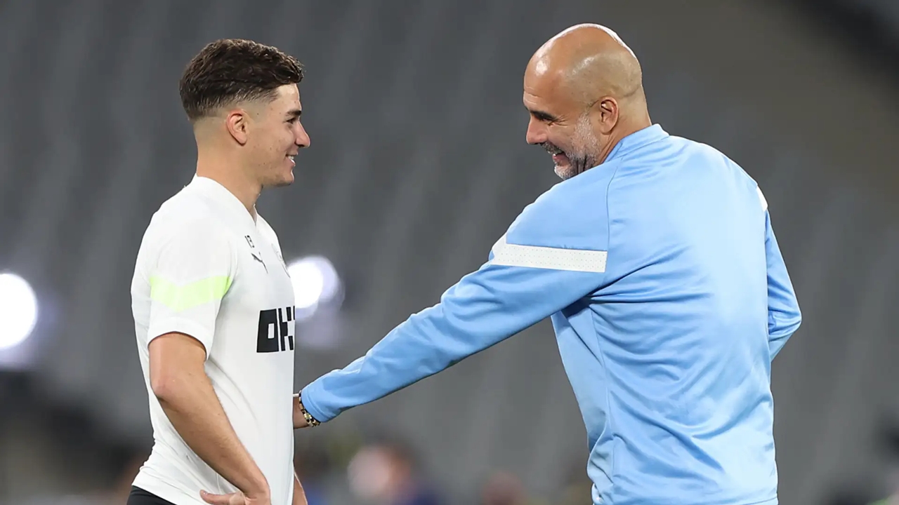 Guardiola sai lầm với Alvarez, Alvarez là sai lầm của Pep