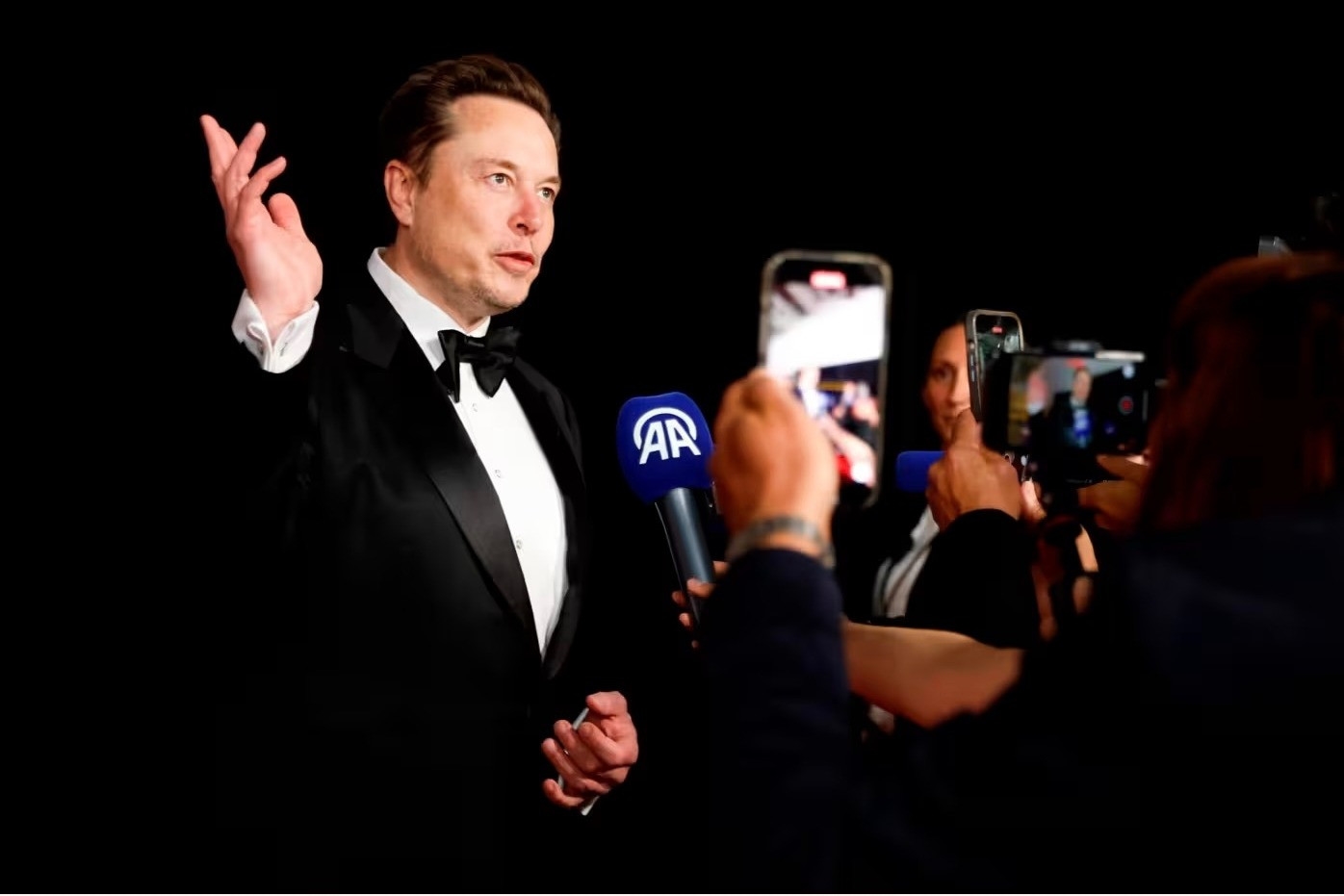 Elon Musk có 500 tỷ, Người đầu tiên có 500 tỷ USD