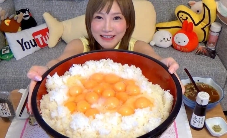 Thánh mukbang Kinoshita, Yuka Kinoshita nghỉ hưu, Thánh ăn Nhật Bản giải nghệ, Kinoshita dừng mukbang, Yuka Kinoshita sức khỏe, Mukbang Nhật Bản