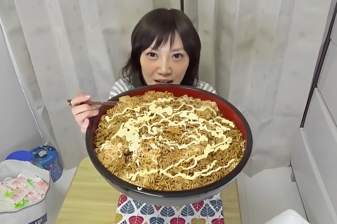 Thánh mukbang Kinoshita, Yuka Kinoshita nghỉ hưu, Thánh ăn Nhật Bản giải nghệ, Kinoshita dừng mukbang, Yuka Kinoshita sức khỏe, Mukbang Nhật Bản