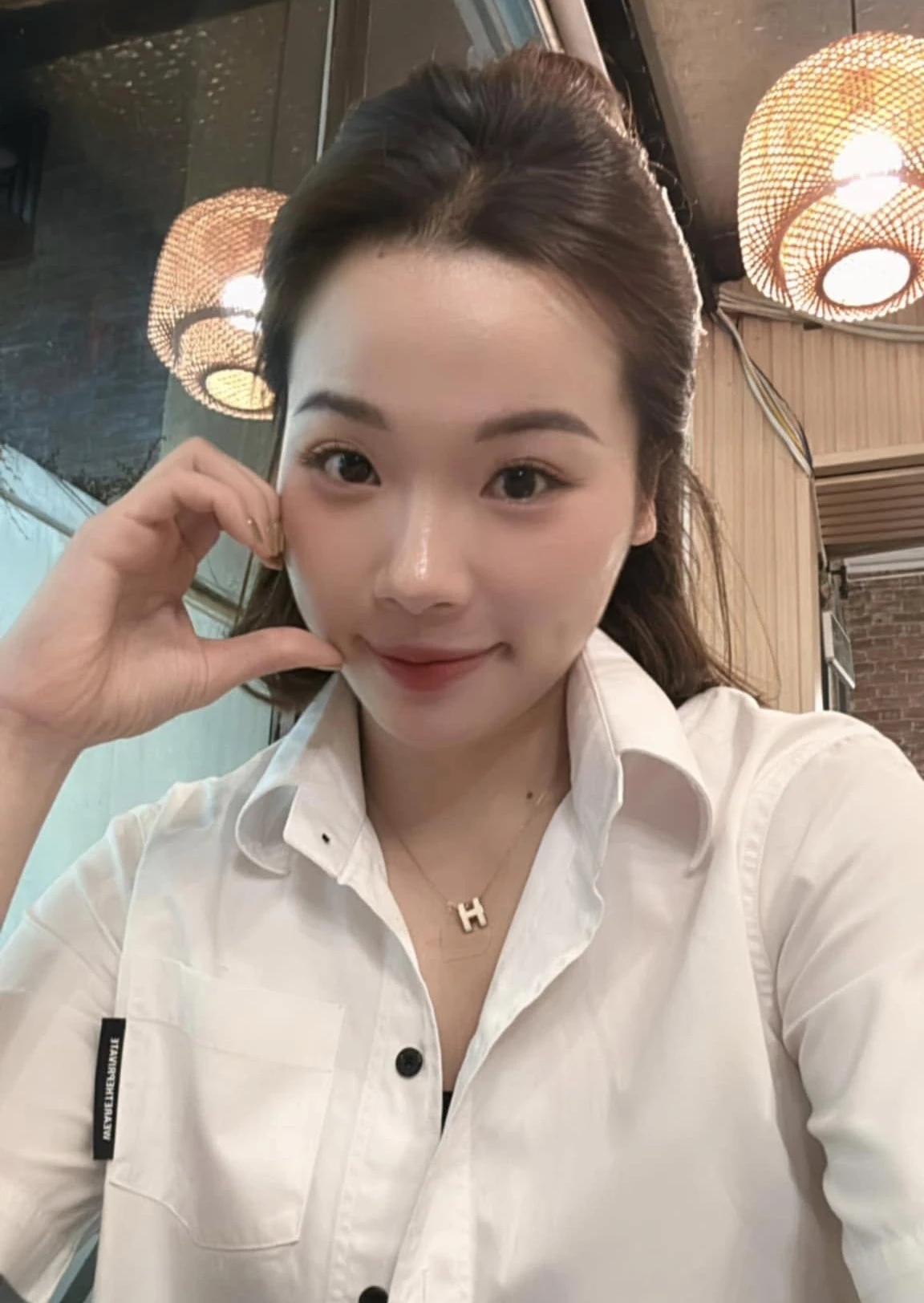 Bạn trai Nguyễn Thùy Linh, Nguyễn Thùy Linh công khai bạn trai, Người yêu Nguyễn Thùy Linh lần đầu lộ diện