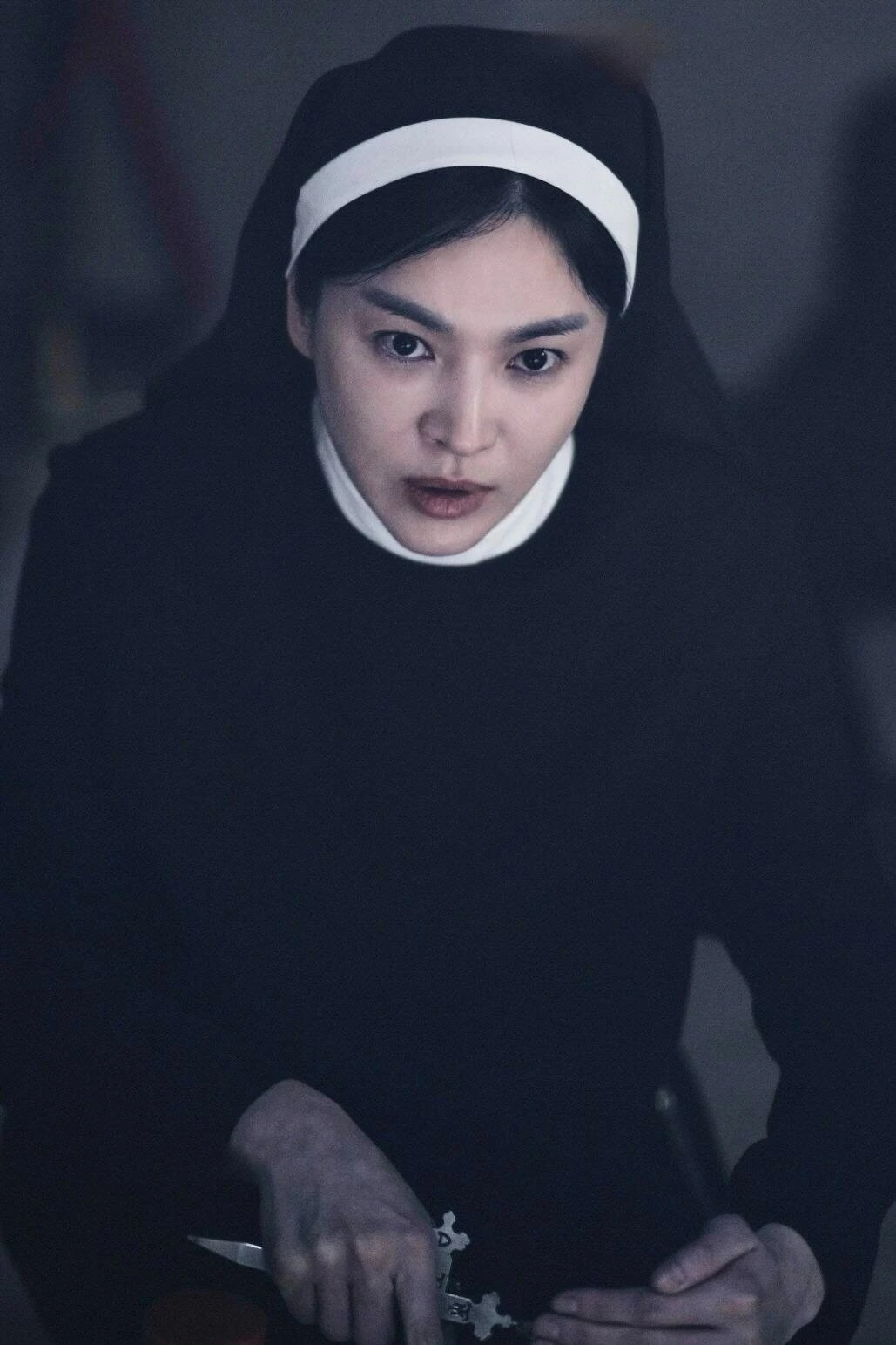 Song Hye Kyo Dark Nuns, Song Hye Kyo phim kinh dị, Dark Nuns đánh giá, Dark Nuns review, Song Hye Kyo lột xác, Song Hye Kyo phim mới