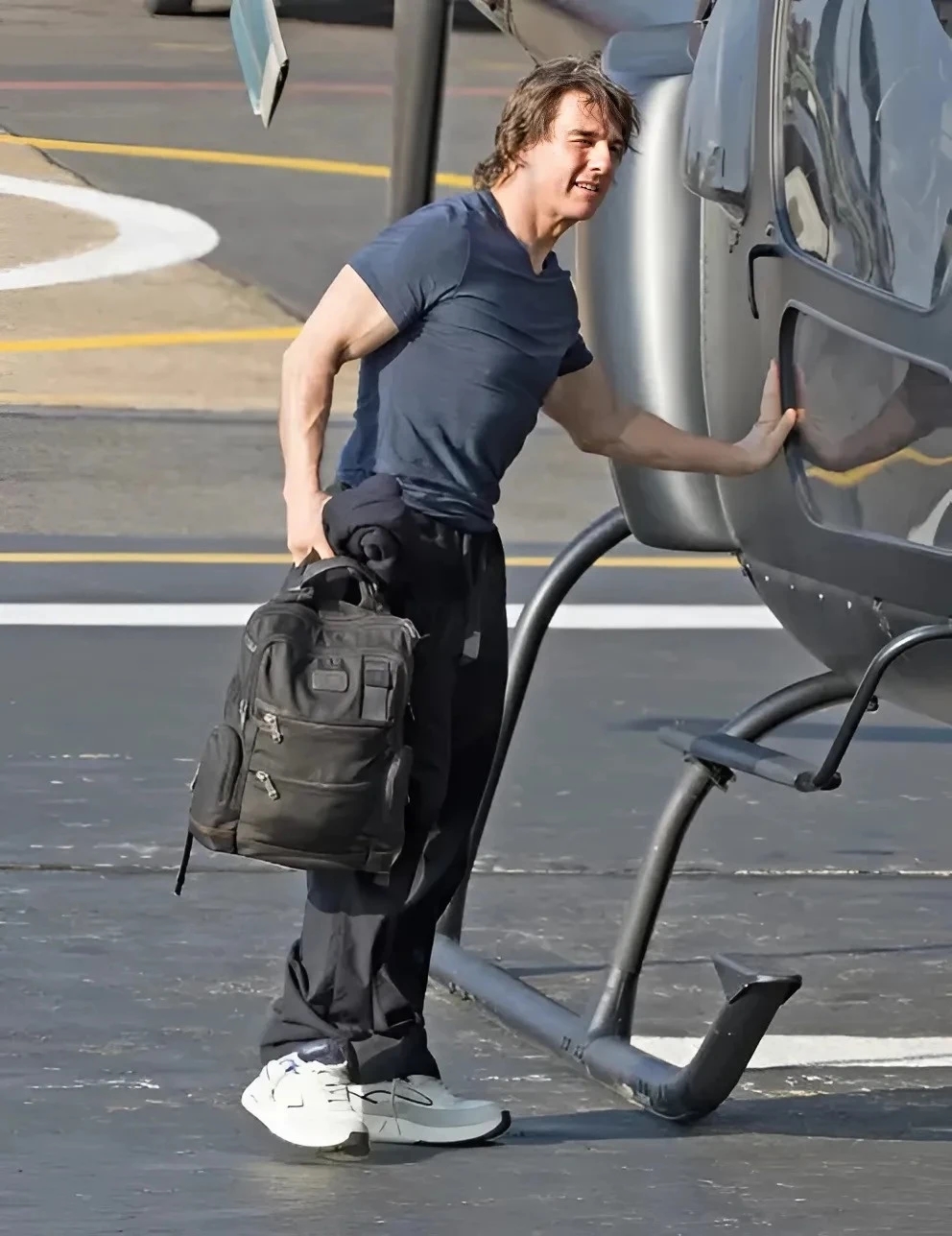 Tom Cruise, Ana de Armas, Tom Cruise Ana de Armas hẹn hò, Tom Cruise lái trực thăng, sinh nhật Ana de Armas, Tom Cruise đưa đón bạn gái tin đồn