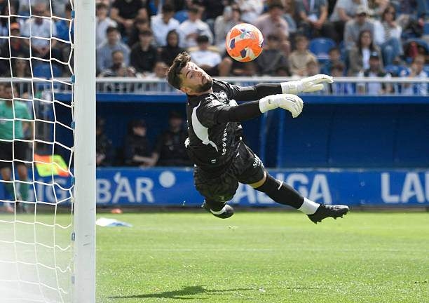 Alaves vs Atletico Madrid, kết quả La Liga, Julian Alvarez thẻ đỏ, Sivera cứu thua, Jan Oblak, trận hòa 0-0