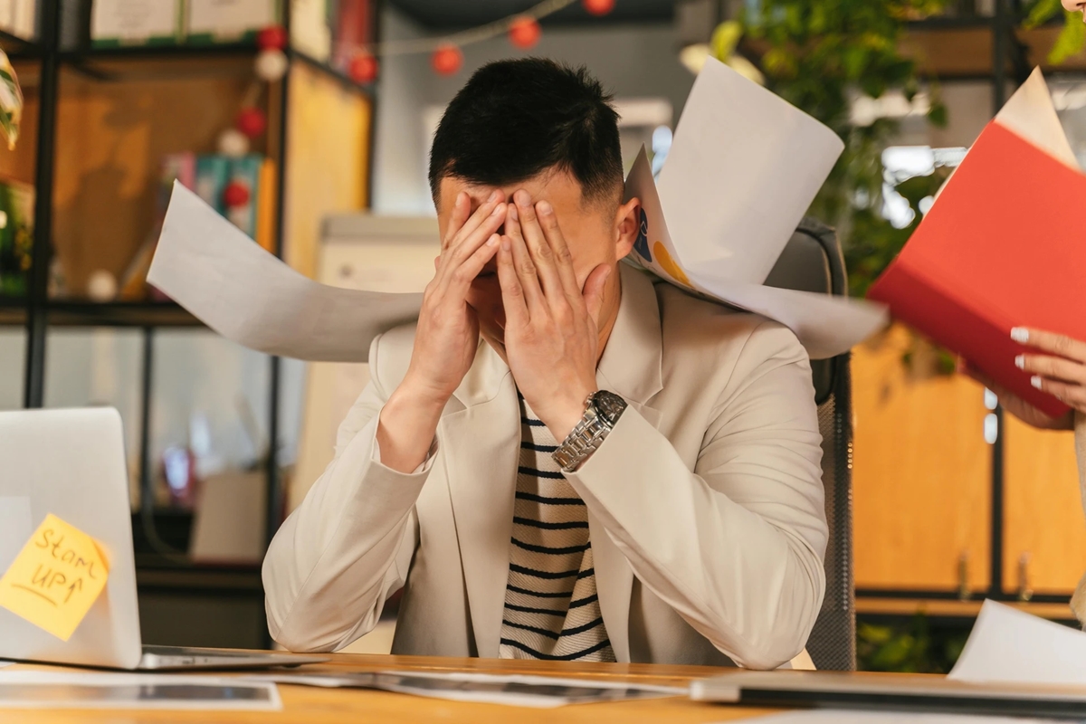CEO nghỉ việc, giám đốc từ chức, CEO Mỹ, thu nhập triệu USD, lãnh đạo doanh nghiệp, CEO burnout, sự nghiệp CEO Mỹ