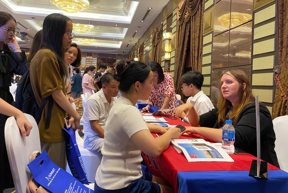 Du học sinh thất nghiệp, khó tìm việc sau du học, du học về nước, thị trường lao động Việt Nam