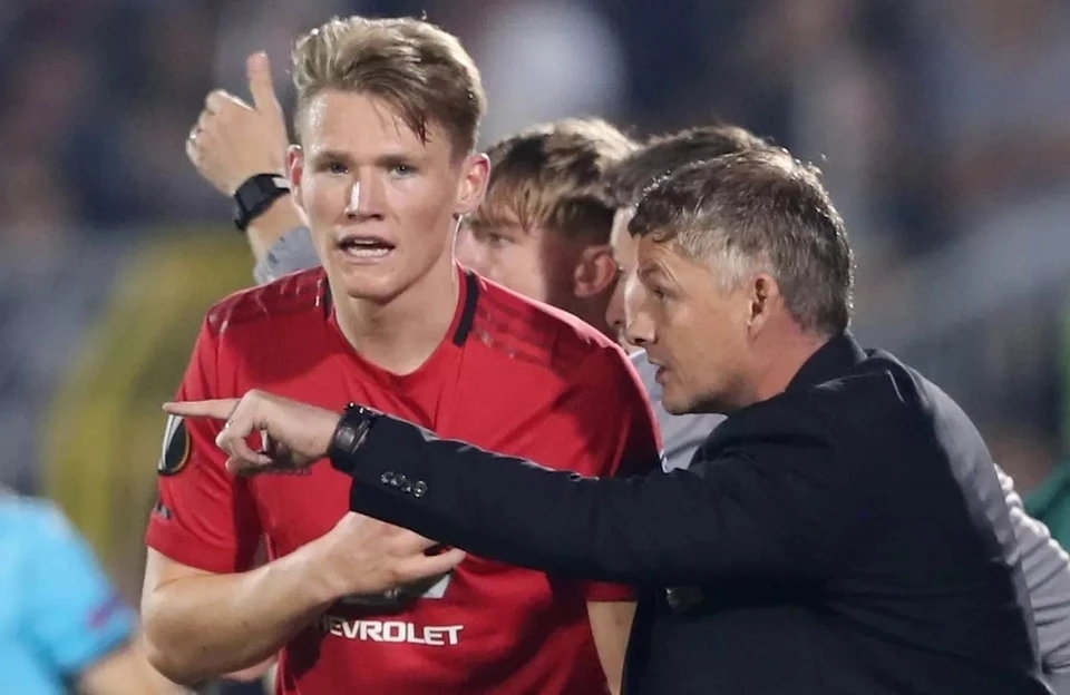 Solskjaer, MU, McTominay, Napoli, Serie A, Antonio Conte, Manchester United, bán cầu thủ, phong độ, vô địch