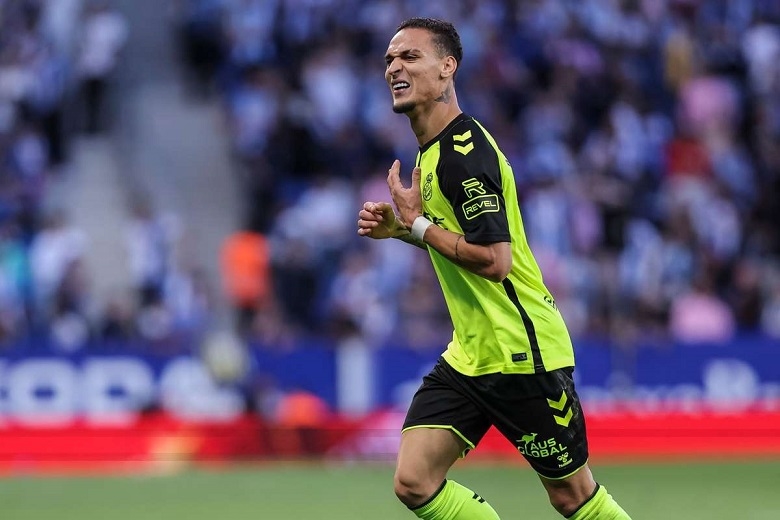 Antony, Real Betis, La Liga, Betis vs Espanyol, bàn thắng phút bù giờ, Champions League