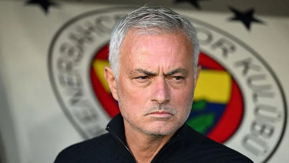 Solskjaer, Mourinho, Fenerbahce, Besiktas, Galatasaray, Super Lig, giải VĐQG Thổ Nhĩ Kỳ, Gedson Fernandes, Europa League, cuộc đua vô địch