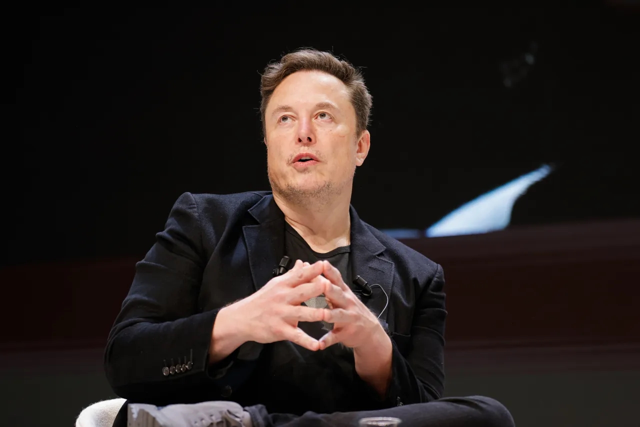 Elon Musk, West Lake Hills, tranh cãi với hàng xóm, xây dựng trái phép, cư dân phản đối, an ninh Elon Musk