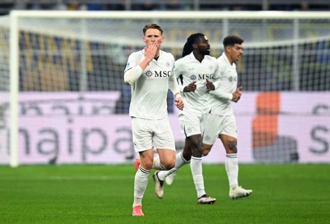 Scott McTominay Napoli, McTominay Serie A, McTominay ghi bàn cho Napoli, Napoli Scudetto 2024, McTominay phong độ cao