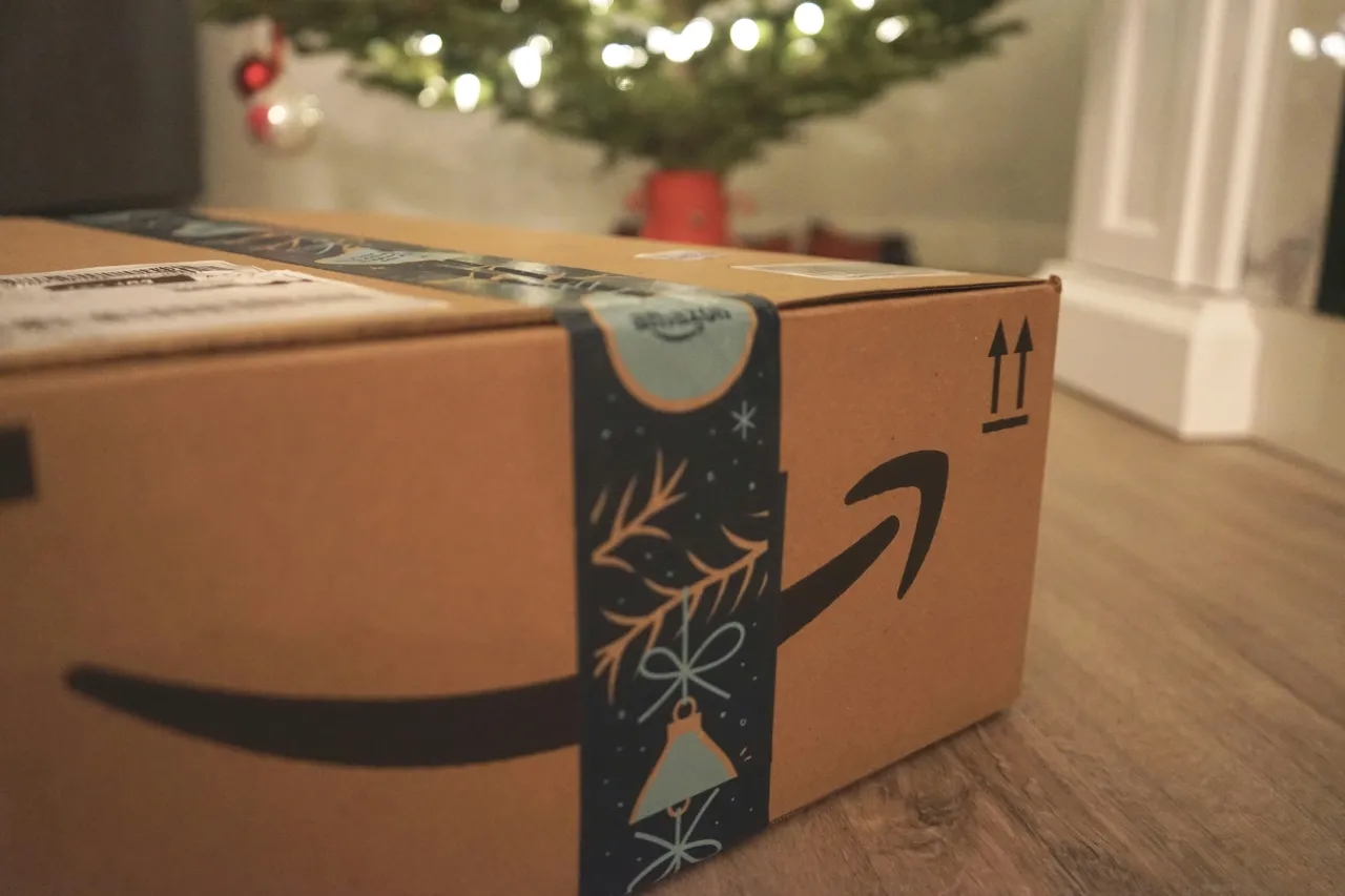 Amazon, công cụ AI Amazon, Enhance My Listing, tối ưu nội dung sản phẩm, AI tạo sinh, người bán Amazon, cập nhật mô tả sản phẩm, Amazon Bedrock