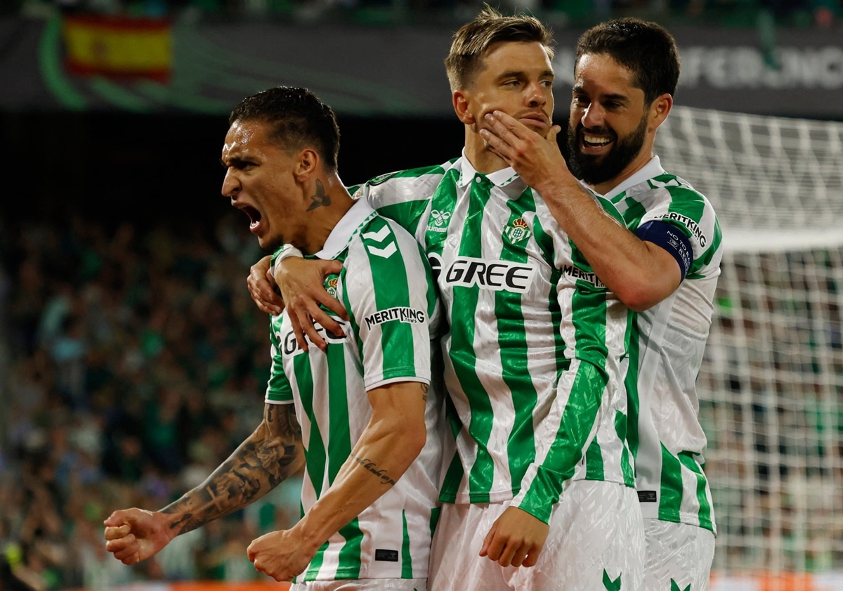 Real Betis vào chung kết, Fiorentina vs Betis, Antony, Europa Conference League 2025