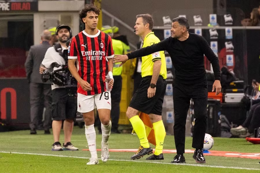 Sergio Conceicao, AC Milan, tương lai HLV Milan, Serie A, Bologna, Santiago Gimenez, Christian Pulisic