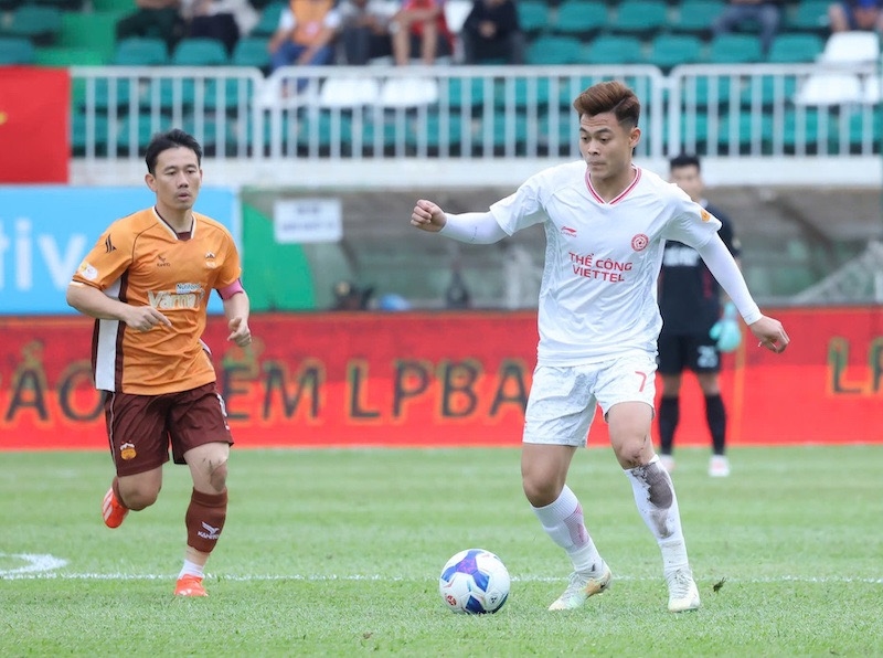 HAGL vs Thể Công, Quang Nho ghi bàn, kết quả V-League 2024, HAGL thắng kịch tính, bóng đá Việt Nam hôm nay